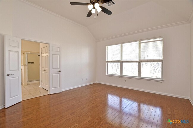 Foto del edificio - 2632 Henley Dr