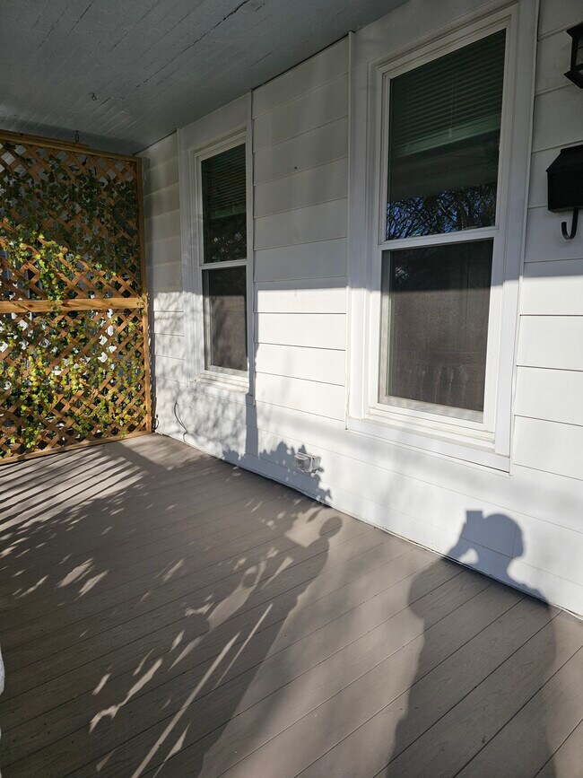 Porche delantero - 421 Tazewell Ave