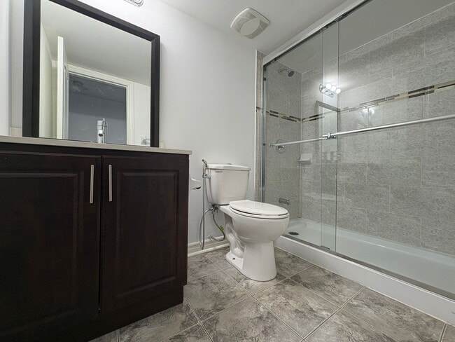 Building Photo - 1 Bed Basement in Milton