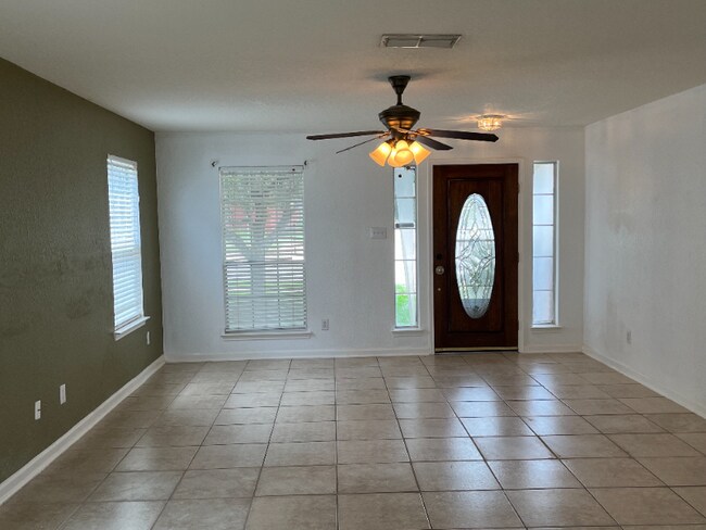 Building Photo - 551 Bridle Ridge
