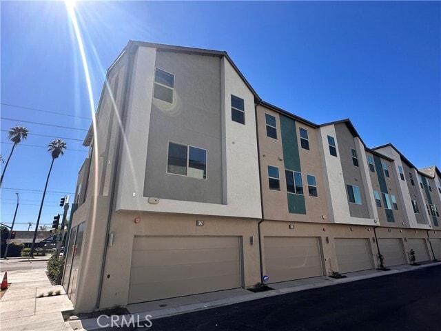 Building Photo - 1042 Split Ct