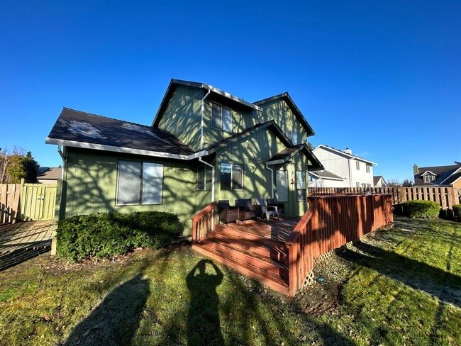 Building Photo - Nice 3 bed/2 1/2 bath near Grandhaven Elem...