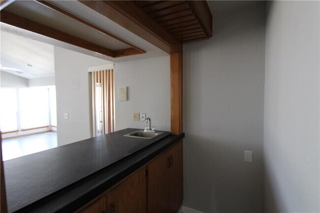 Foto del edificio - 6601 St Bernard St