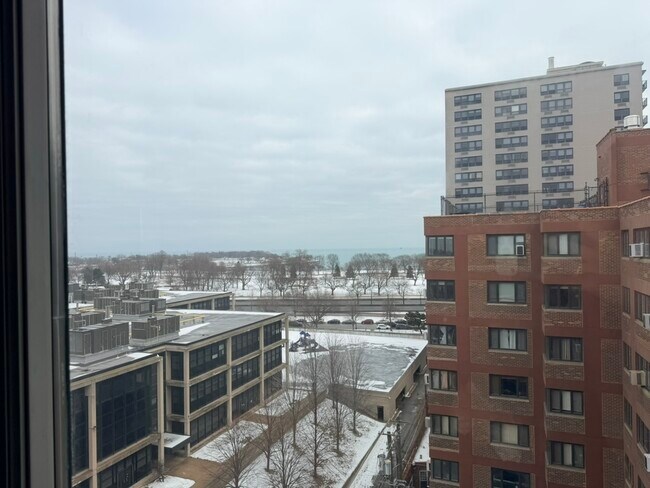 Foto del edificio - 708 W Bittersweet Pl