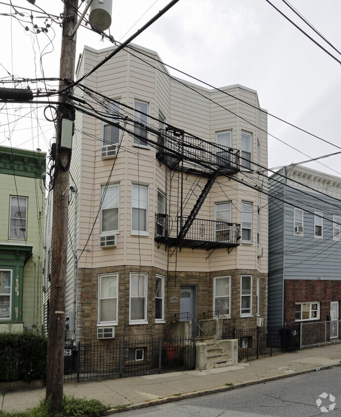 Building Photo - 153 Lincoln St