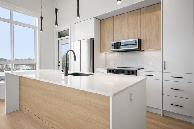 Building Photo - 34395 Gladys Ave