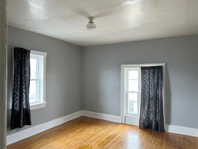 Dormitorio 1 - 412 W Call St