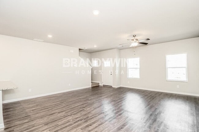 Building Photo - 303 Bascomb Crst