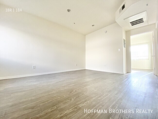 Foto del edificio - 251 Robinson St