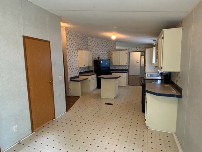 Foto del edificio - 3 bedroom 2 bath Mobile Home on 1 acre in Jasper