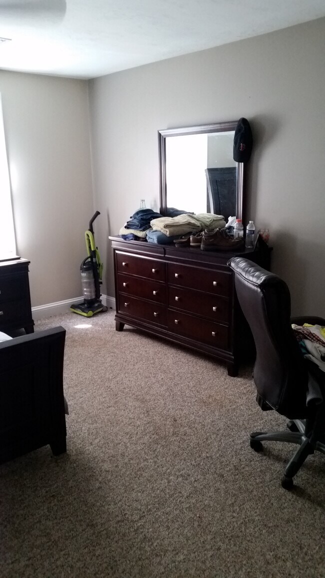 128 Forbes St, Riverside, RI 02915 Townhome Rentals in Riverside RI