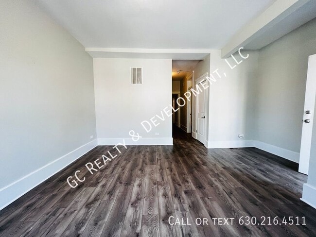 Foto del edificio - 6401 S Eberhart Ave