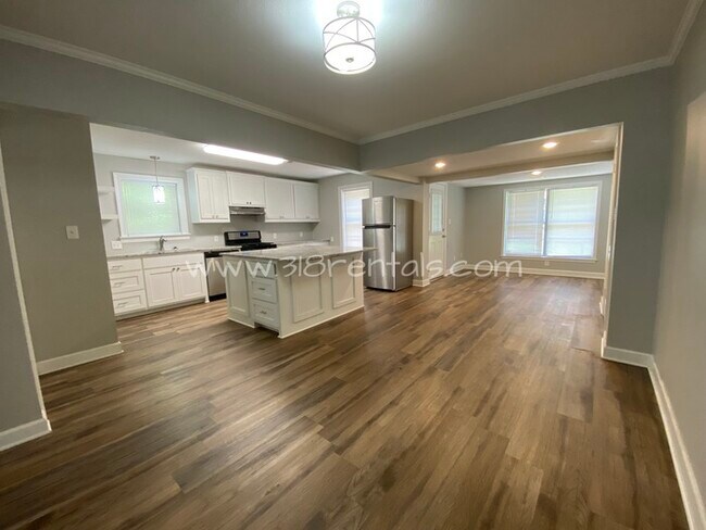 Foto del edificio - Completely remodeled home in Broadmoor available