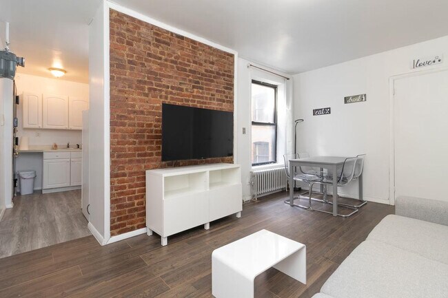 Foto del edificio - 1827 2nd Ave