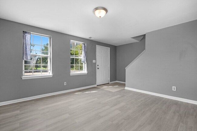 Foto del edificio - 1226 E Madison St