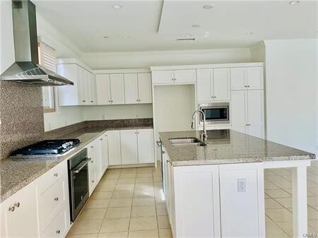 Building Photo - 175 Frontier