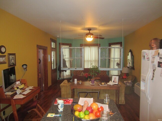Foto del edificio - 908 W 3rd St