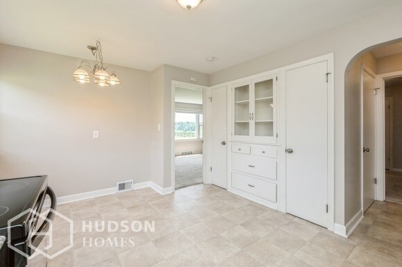 Building Photo - AVAILABLE NOW! - 4001 Tallmadge Road, Root...