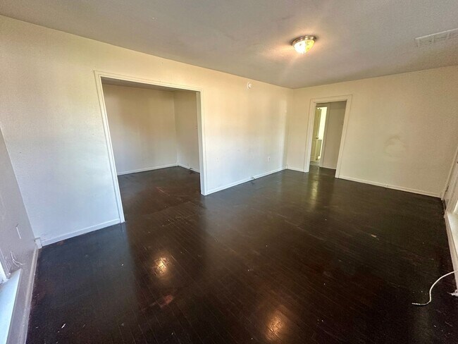 Foto del edificio - 4008 Beverly Dr