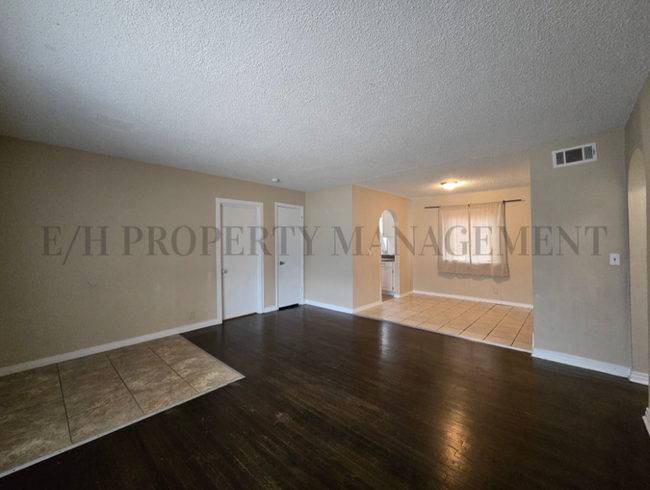 Foto del edificio - 2338 N Poplar St