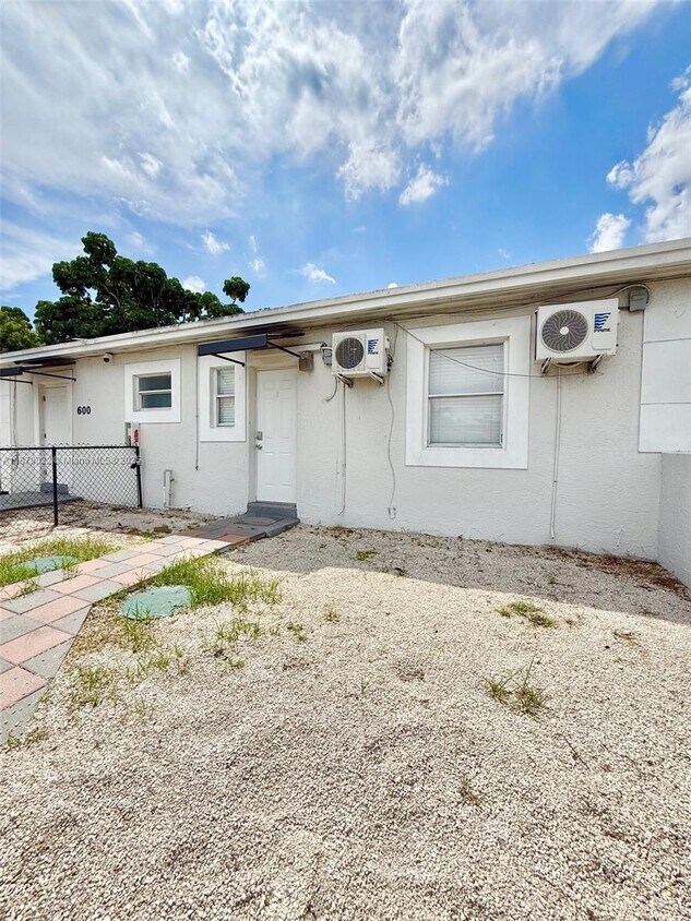Primary Photo - 600 NW 116th Terrace