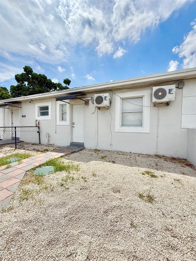 Building Photo - 600 NW 116th Terrace