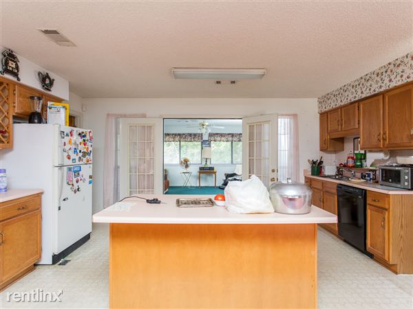 Building Photo - 1366 Crenshaw Rd