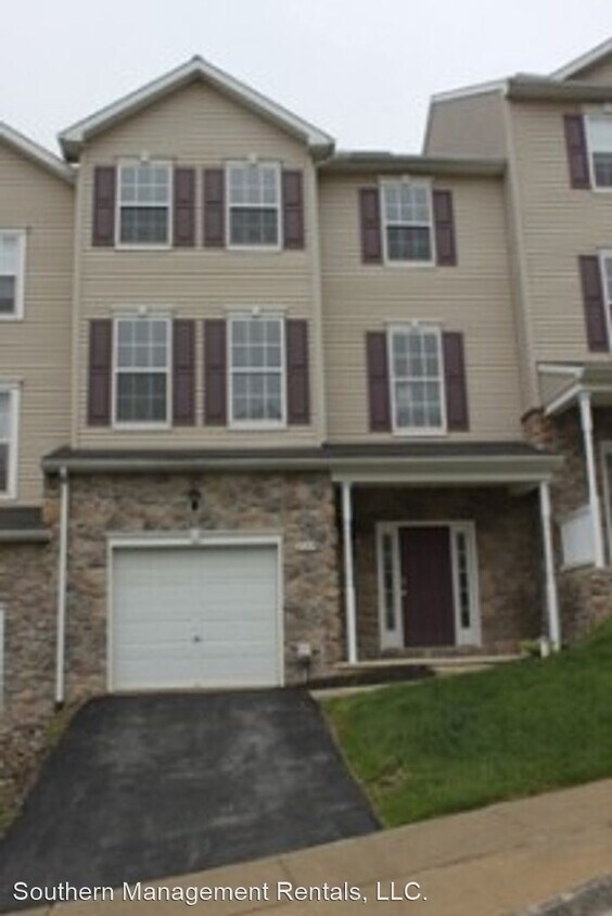 Primary Photo - 2122 Maple Crest Blvd