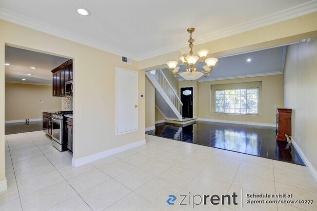Foto del edificio - 12444 Mapledale St