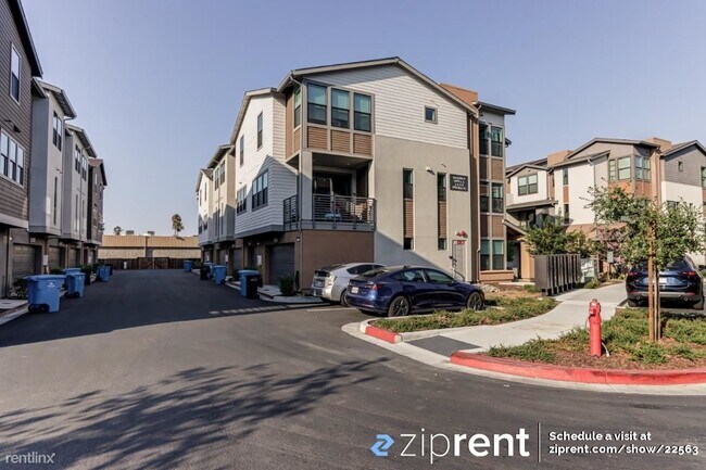 Foto del edificio - 4 br, 3.5 bath Townhome - 2755 Ball Pl, Sa...
