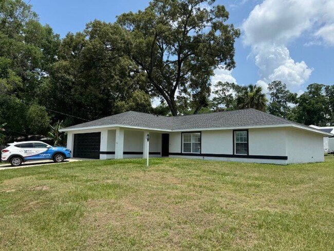 Foto del edificio - Beautifully Renovated Home In the Shores  3/2/2 **WON"T LAST**