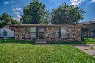 Building Photo - 2264 Donna Dr