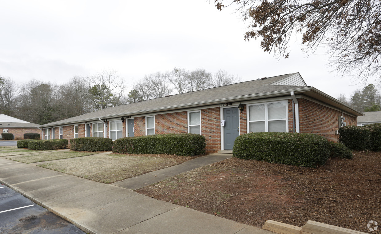 Building Photo - Creekwood Village