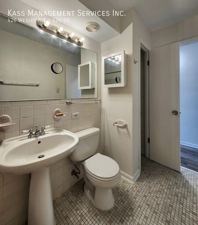 Foto del edificio - 426 Wesley Ave