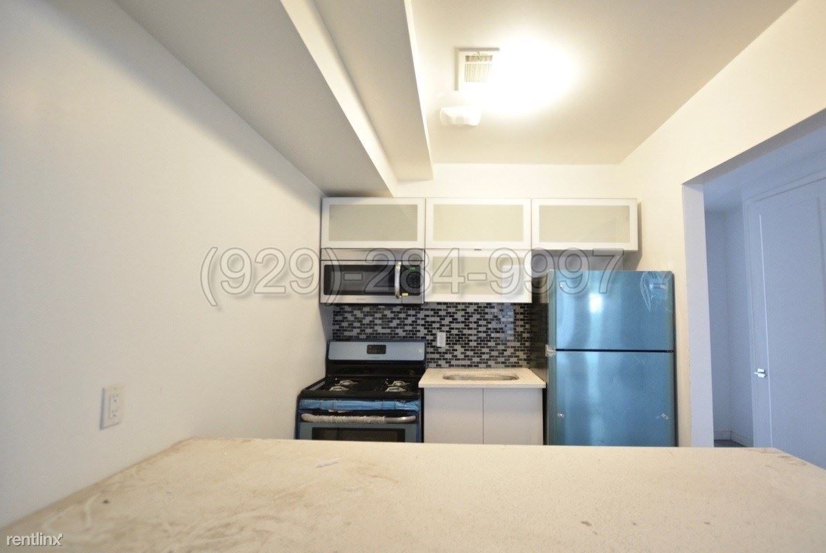 Primary Photo - 1108 Halsey St