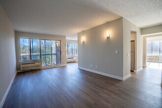 Building Photo - 171 Wellington Ct