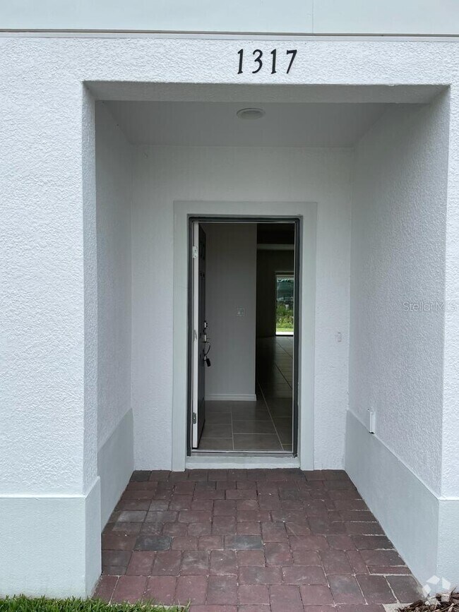 Old Dixie Estates Apartments for Rent with Parking Davenport, FL 1