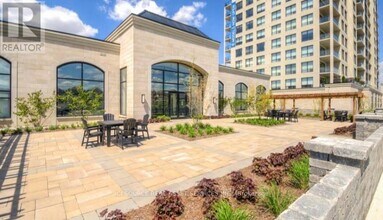 Building Photo - 260 Villagewalk Blvd