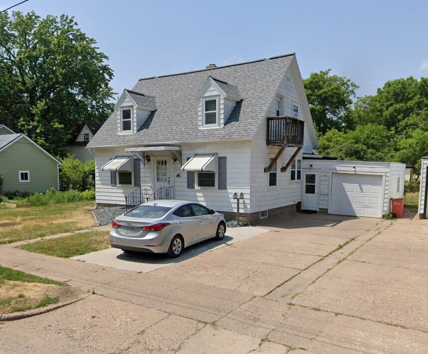 Foto principal - 1 Bedroom, 1 Bathroom Upper Duplex in Thir...