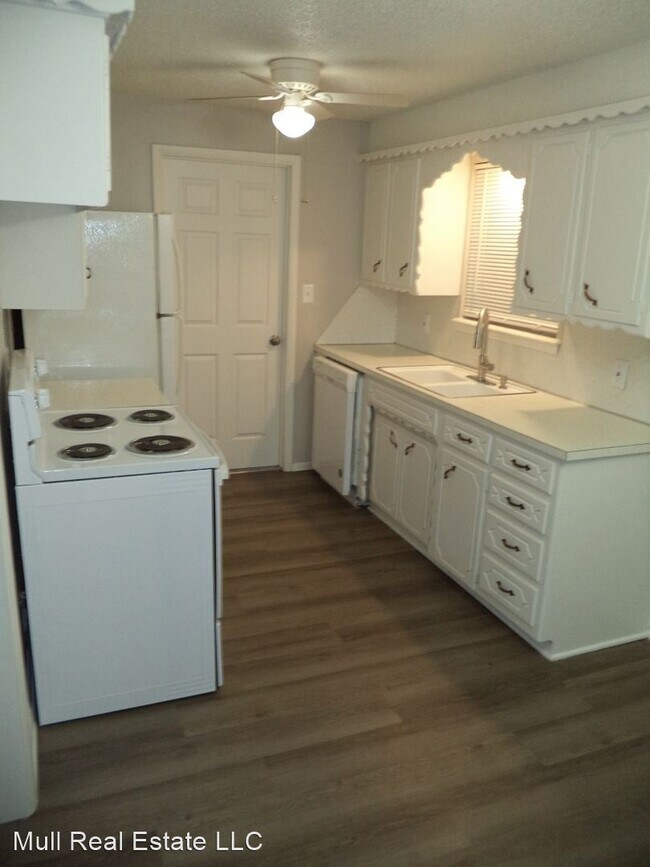 Building Photo - 3 br, 1.5 bath House - 817 Arnold Avenue