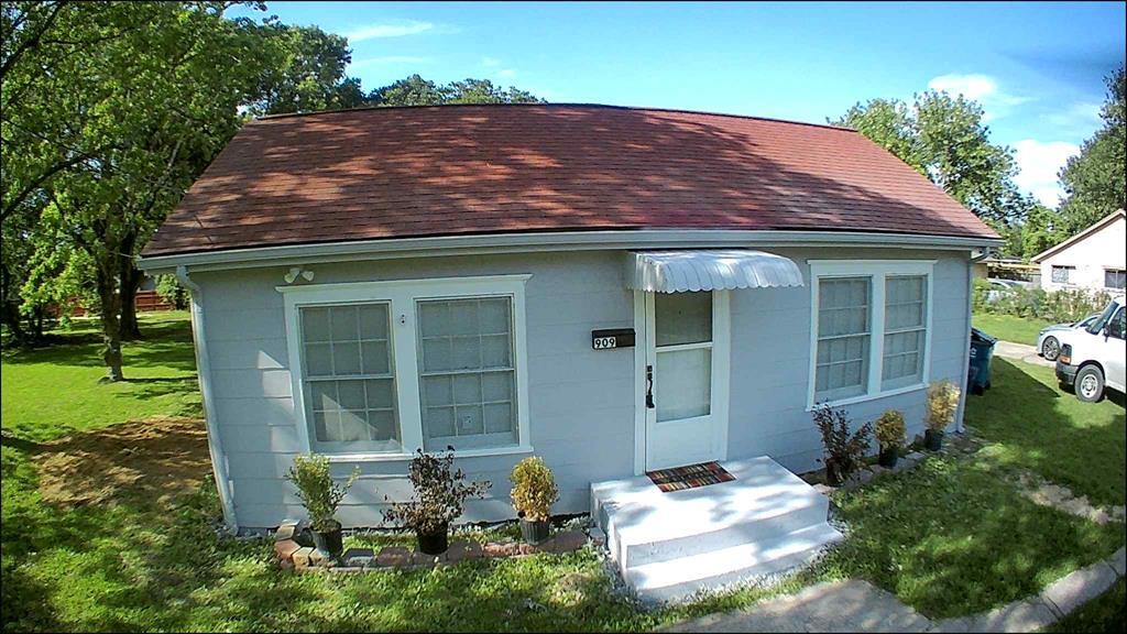 Foto principal - 909 Ave F