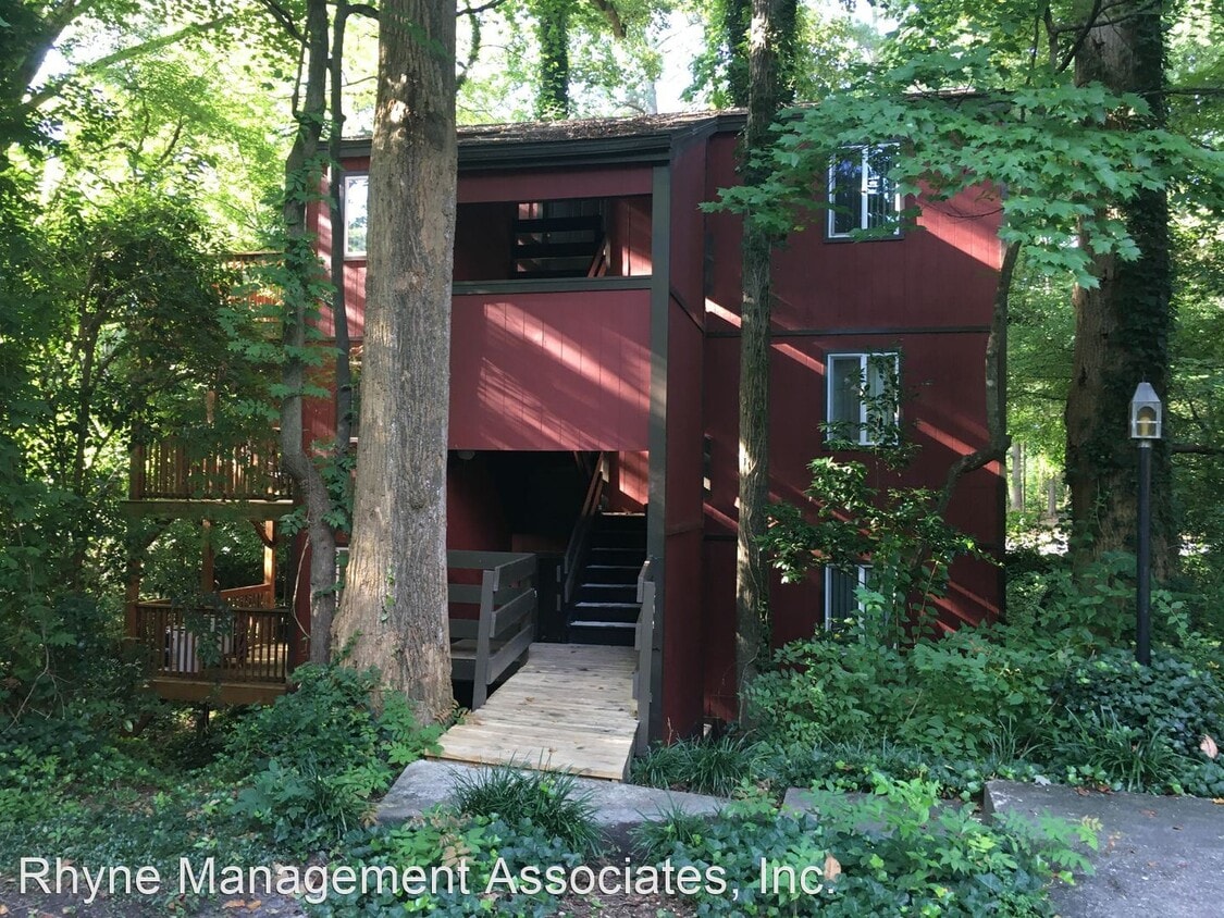 Primary Photo - 500 Gardner St