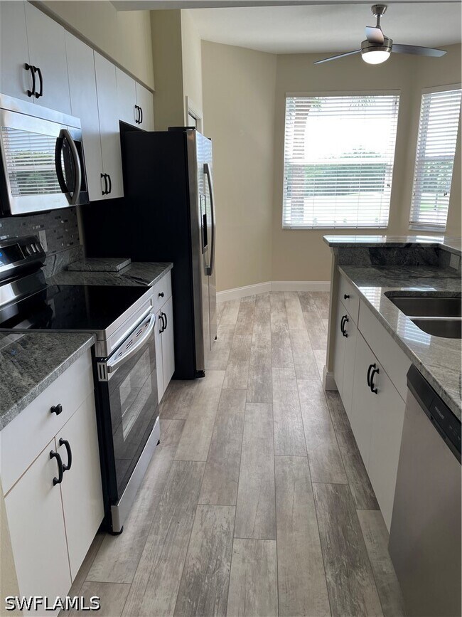 Foto del edificio - 3780 Sawgrass Way