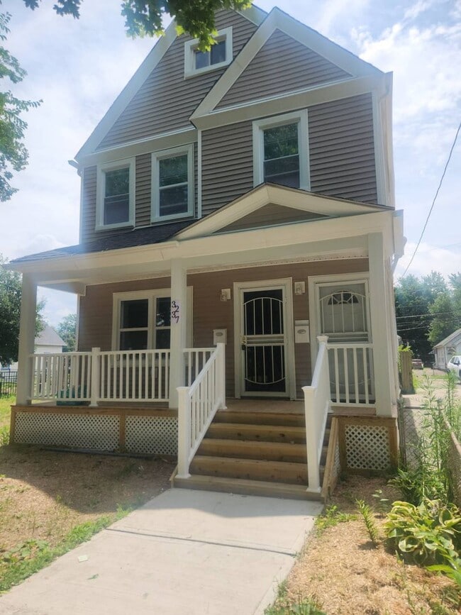 Foto del edificio - 3237 Seymour Ave