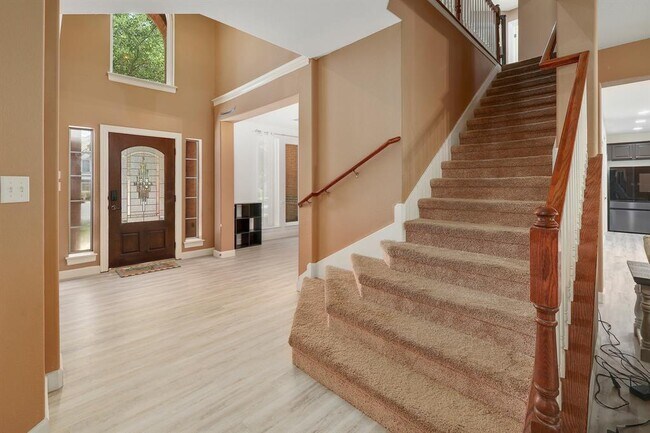 Building Photo - 2129 Clear Lake Pl