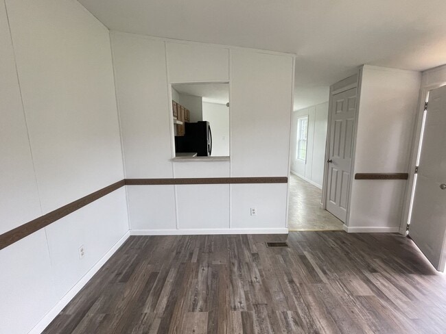 Foto del edificio - 3 Bed 2 Bath Home For Rent Outside of Bowling Green, MO