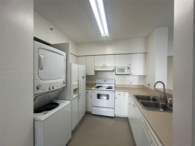 Foto del edificio - 5091 NW 7th St