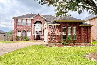 Building Photo - 16735 Village View Trail