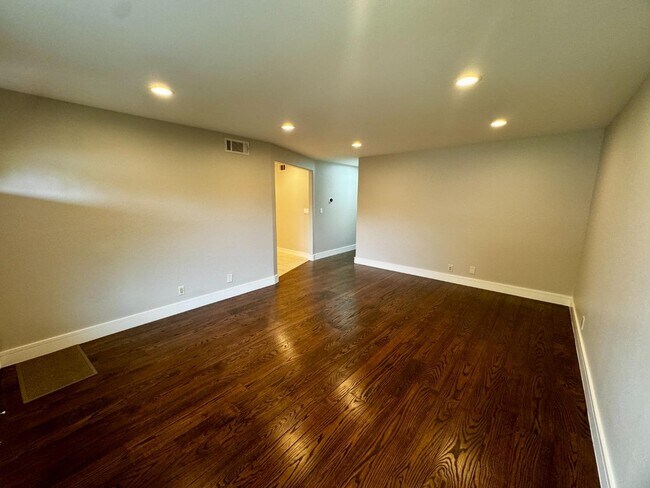 Foto del edificio - 1405 Antonio Ln