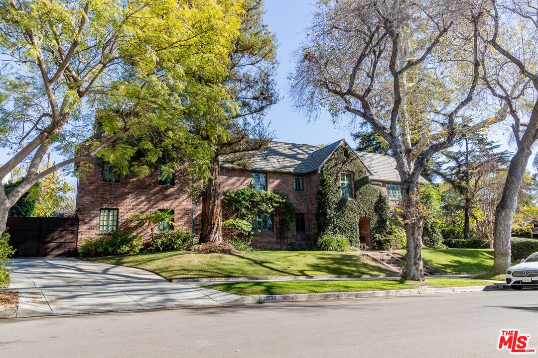 Primary Photo - 738 S Longwood Ave